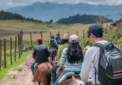 Passeio a Cavalo de Meio Dia na Varanda do Diabo