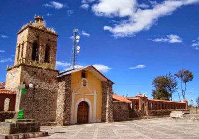 colonia-iglesia-chucuito-min