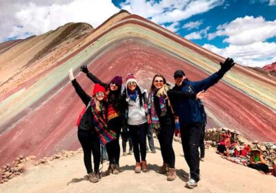 Montaña de colores full