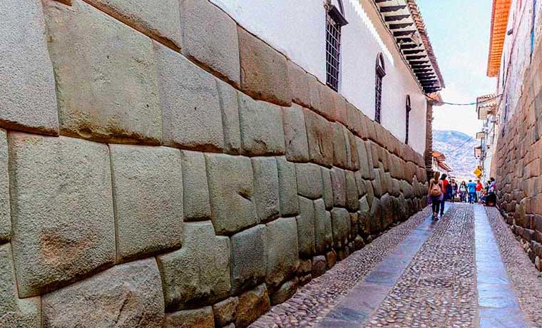 Piedra de los doce angulos